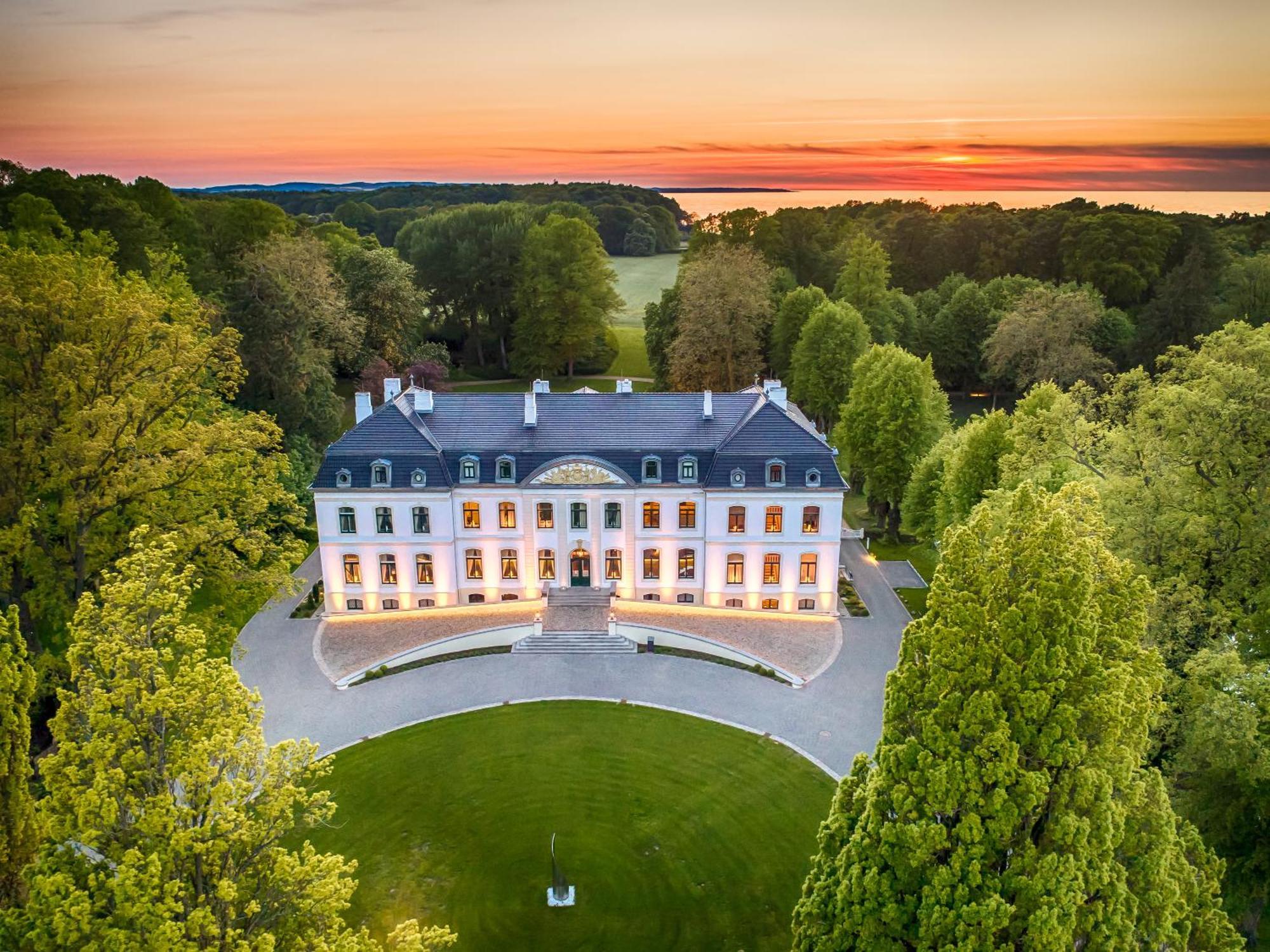 Weissenhaus Private Nature Luxury Resort Екстер'єр фото